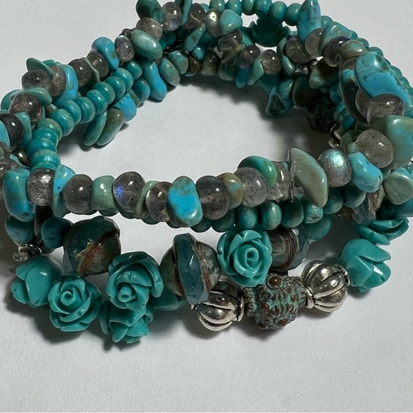 TURQUOISE and LABRADORITE handmade bracelets. Breaded stretchy stackable blue - Picture 6 of 6